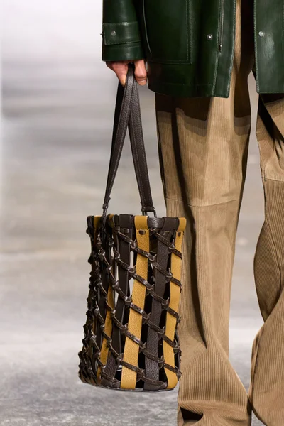Look 52